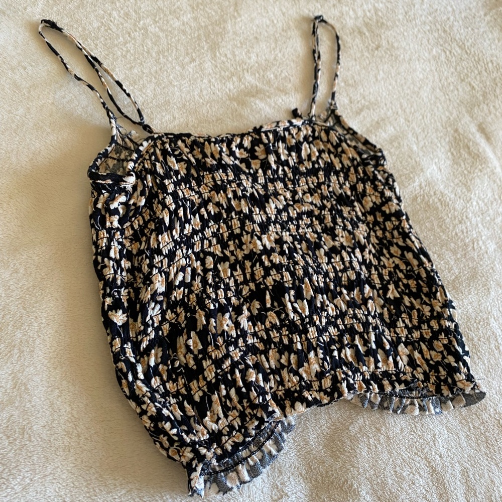 UO Sophie Rutched Cropped Cami - Picture 8 of 10